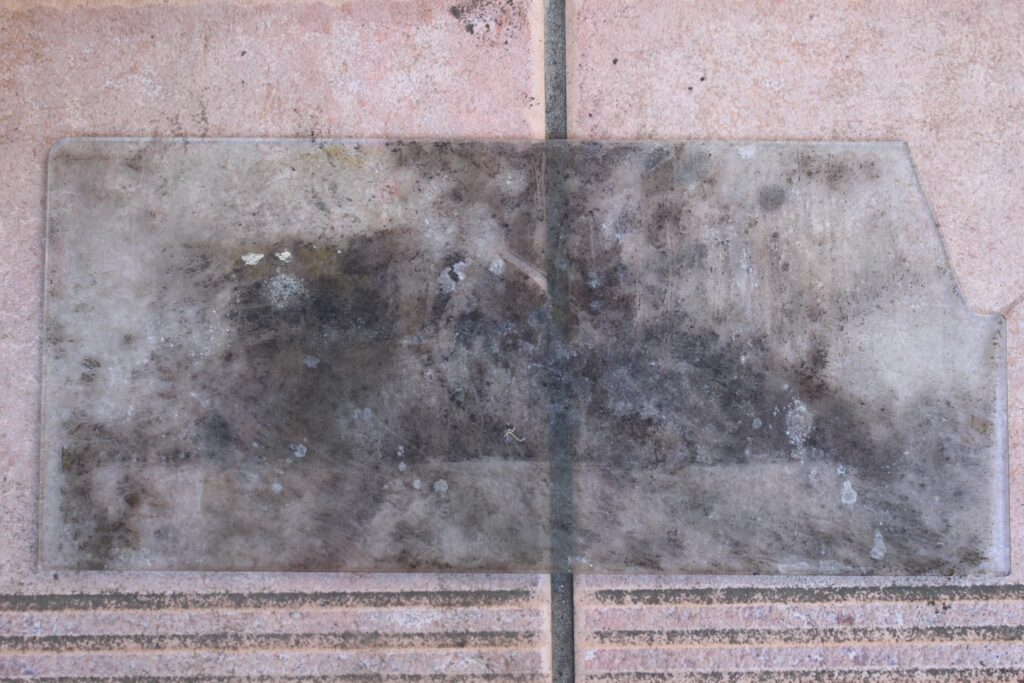 水槽のガラスのフタ