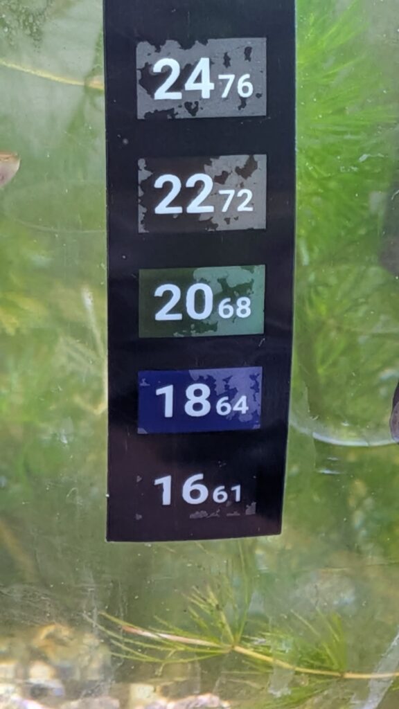 貼るタイプの水温計